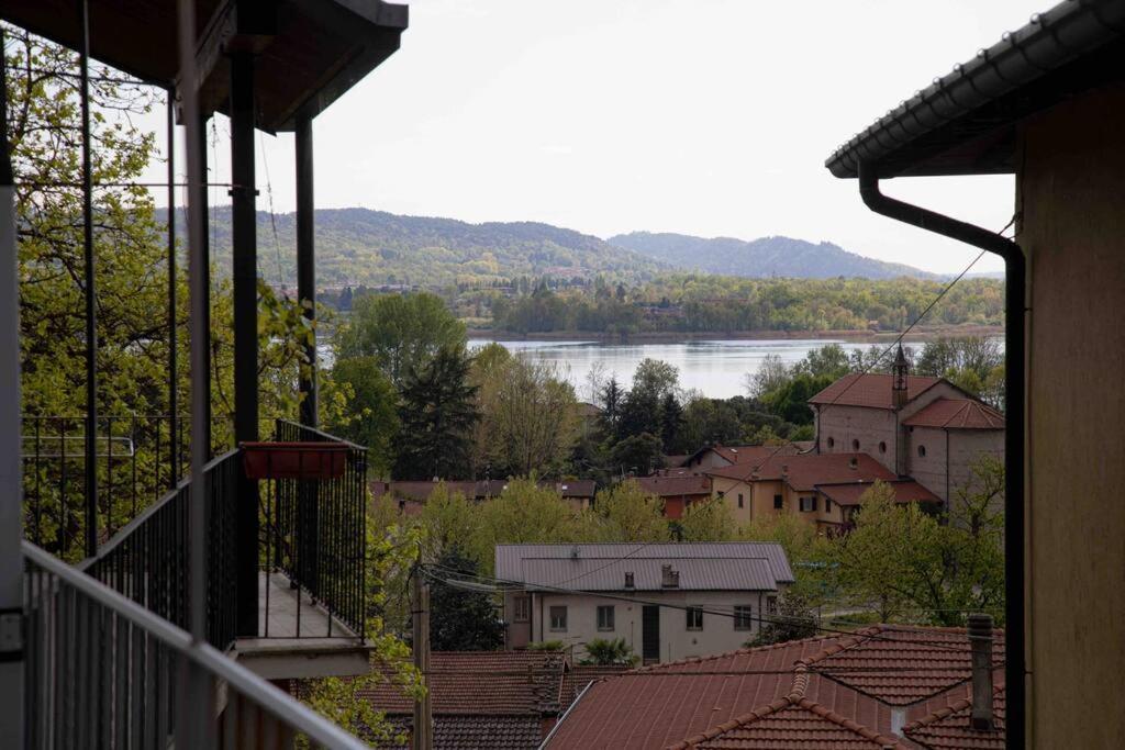 Vista Lago-Appartamento Funzionale Con Vista Varese Dış mekan fotoğraf